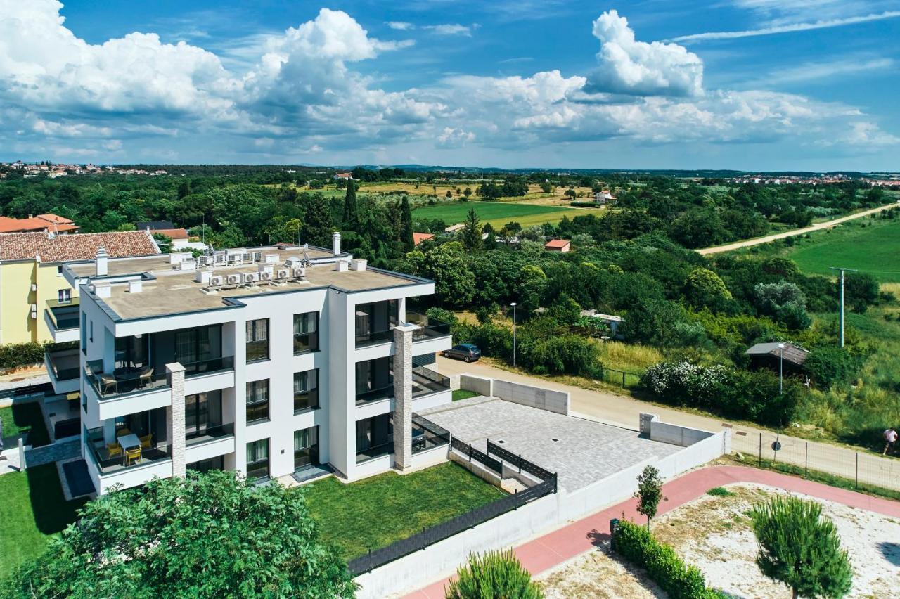 אומאג Apartments San Maris מראה חיצוני תמונה